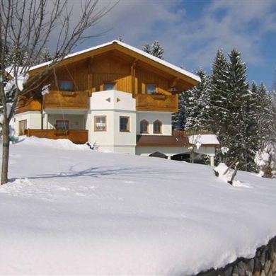 Pichler_Emmi_-_Haus_im_Winter - Kopie