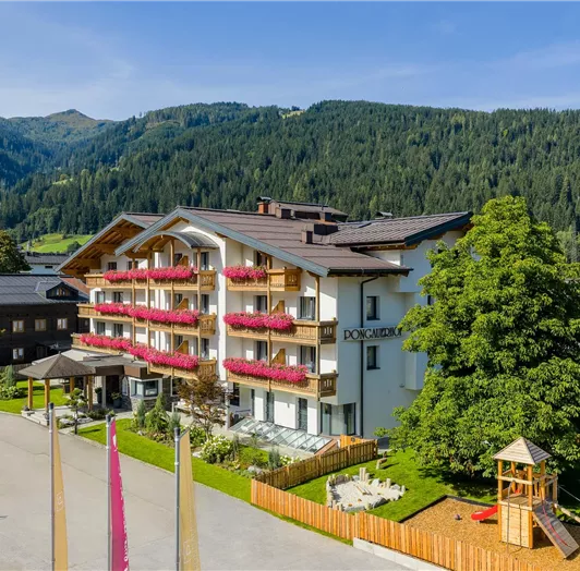 Pongauerhof_Außen_Vorderansicht_Webaufloesung-4