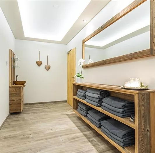 sauna-becken-gross