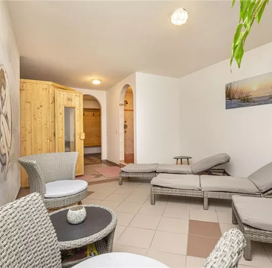 sauna-ruheraum-gross