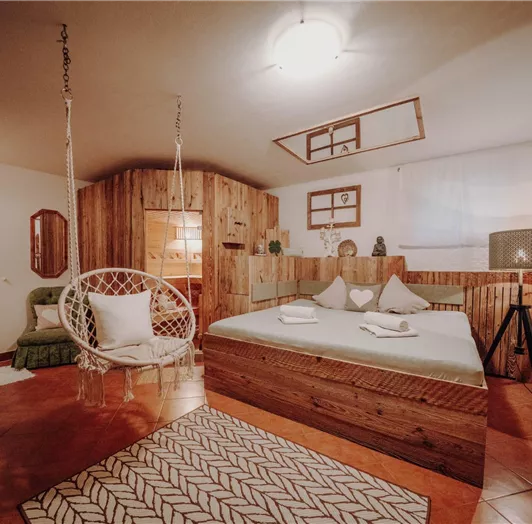 Sauna - Ruheraum mit Couch