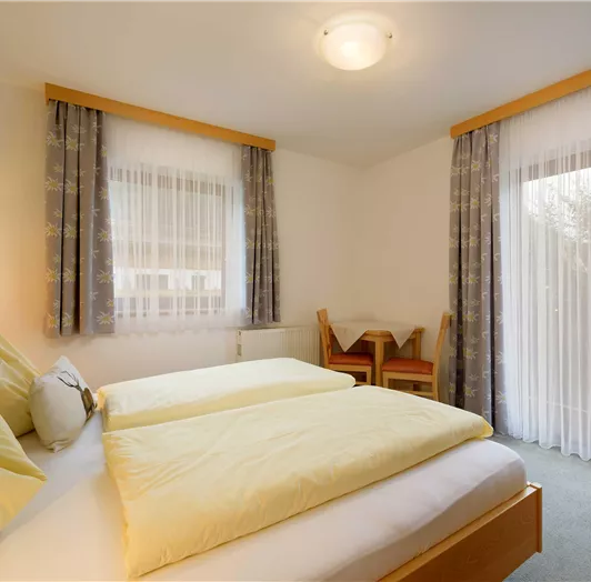 Schalfzimmer_App_1u2_1
