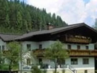 Scharfetthof im Sommer