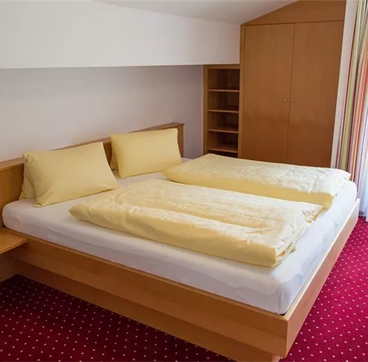 Schlafzimmer Fewo A