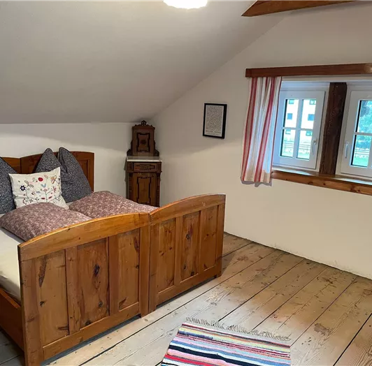 Schlafzimmer groß 1