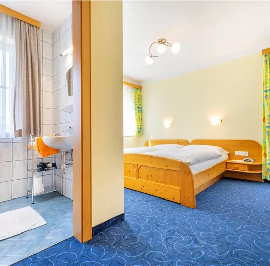 Schlafzimmer mit Du/Wc und Balkon