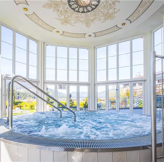 Whirlpool-Indoor