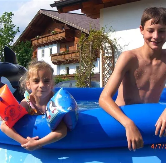 Schwimmbecken