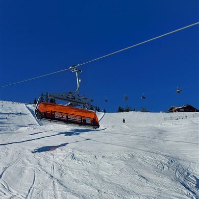 Perfekte Pistenverhältnisse im Snow Space Salzburg (Flachau)! Blitzblauer Himmel, strahlend weiße Pisten!