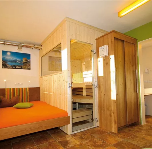 Sonnenraum Sauna mit Doppelbett Dusche
