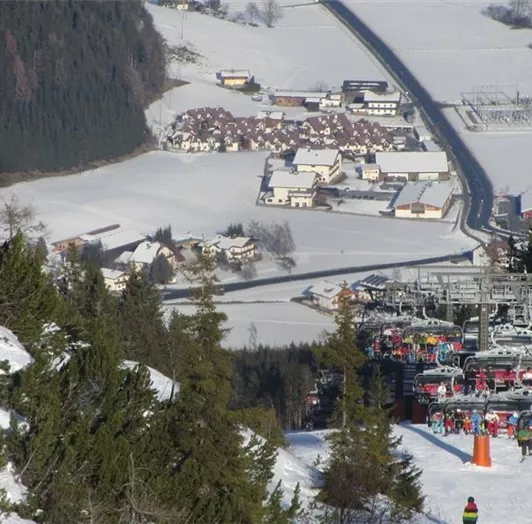Space jet 2 mit im Hintergrund das Haus