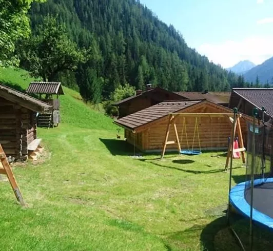 spielplatz-trampolin-wechselmaishof-klein