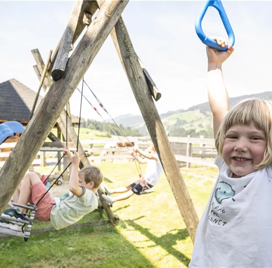 Spielplatz und Garten
