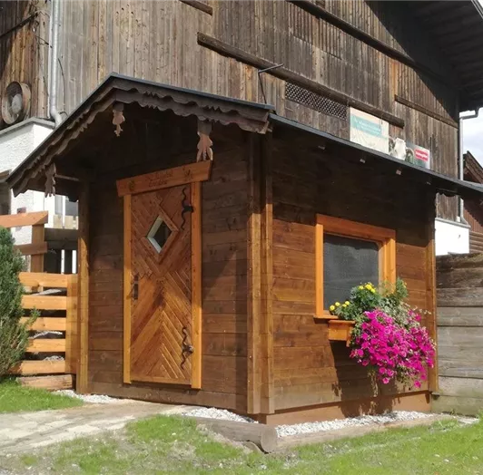 stall-huette-gross