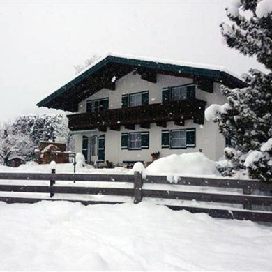 Steger_Margret_-_Haus_im_Winter