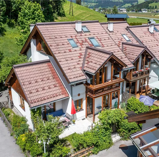 Ferienhaus Waldsicht ( das erste Haus von links)