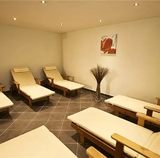 wellnessbereich-gross