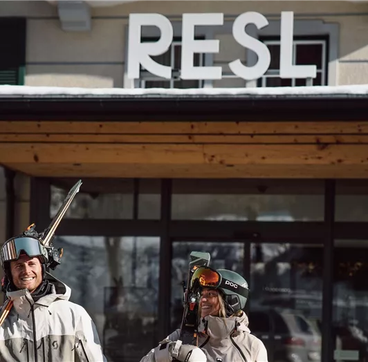 winterurlaub-weg zum lift-skifahren-hotel-winter -